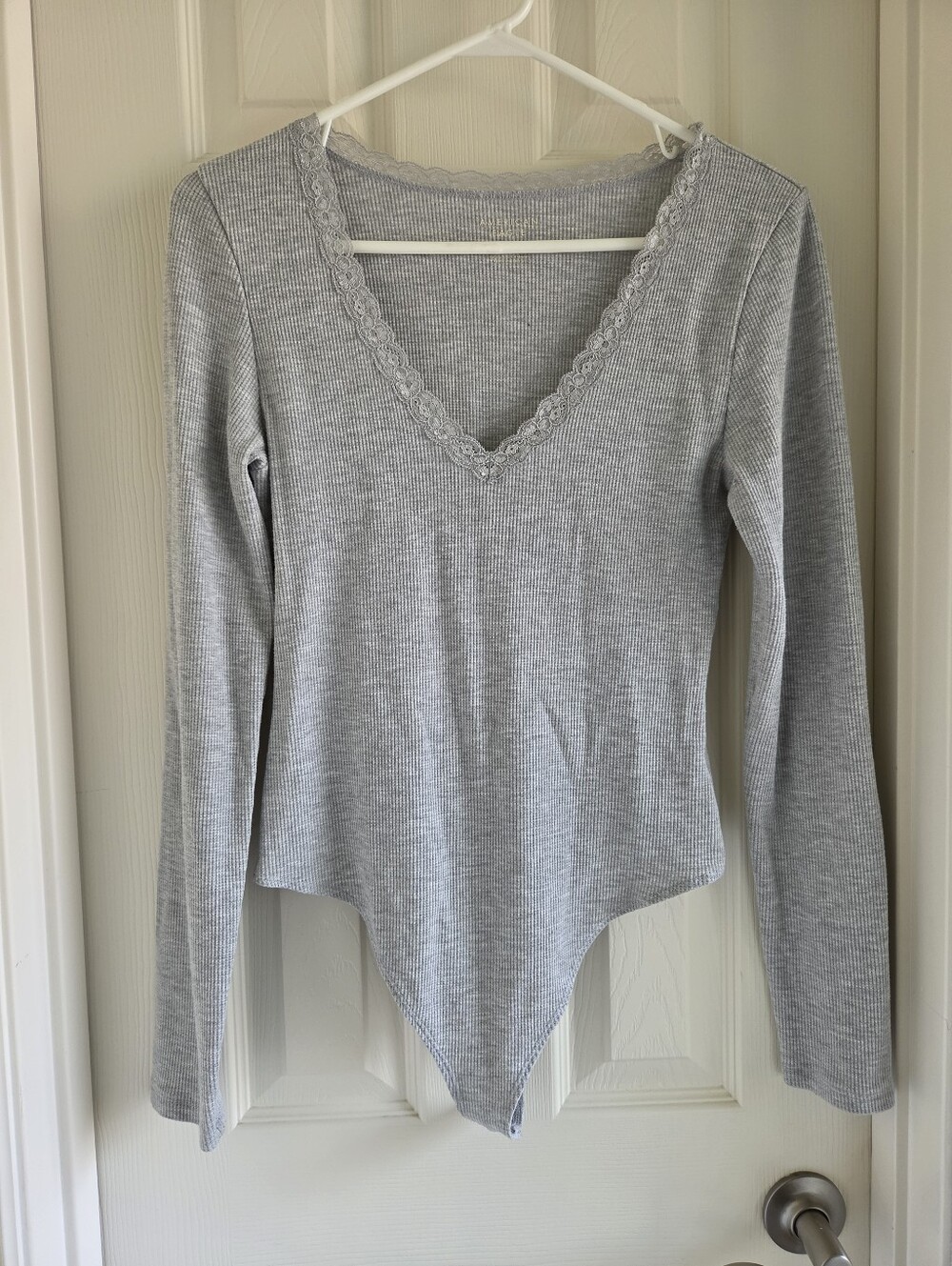 American Eagle Ribbed Knit Long Sleeve Bodysuit Gray Lace V-Neck Size Large